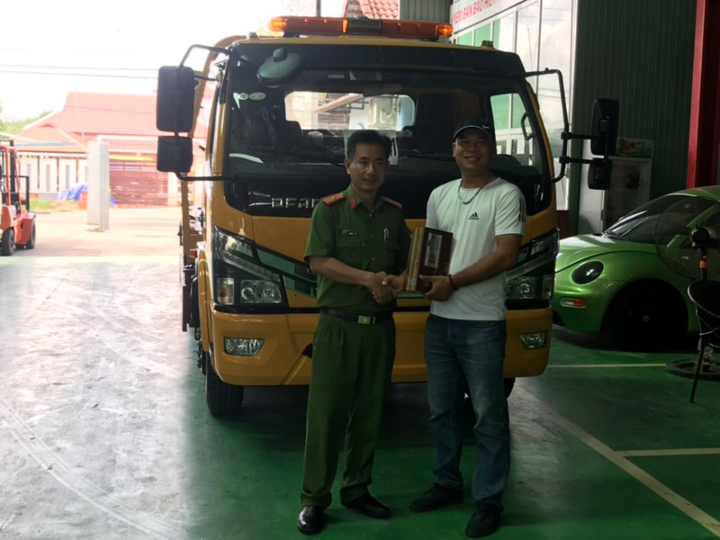 Xe cứu hộ giao thông Dongfeng 4 tấn do Đông Phong Việt Nam Nhập Khẩu 1 